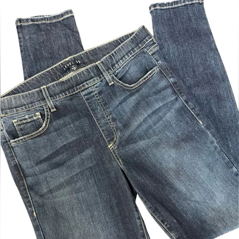 Level 99 Slip on jegging Skinny Jeans Size Medium
